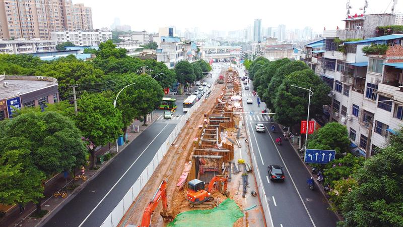 望州路地下管廊建設(shè)緊張有序地進(jìn)行 賴有光攝.jpg